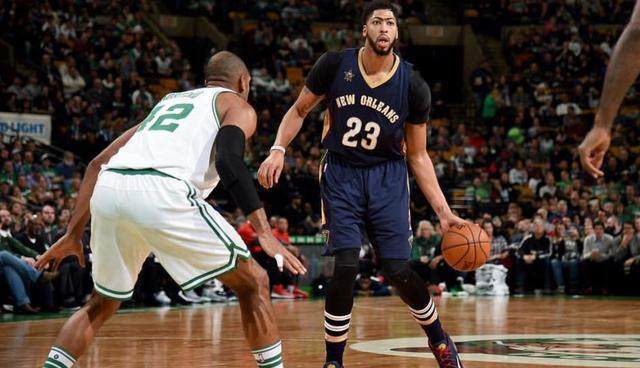 是篮球场上 是篮球场上