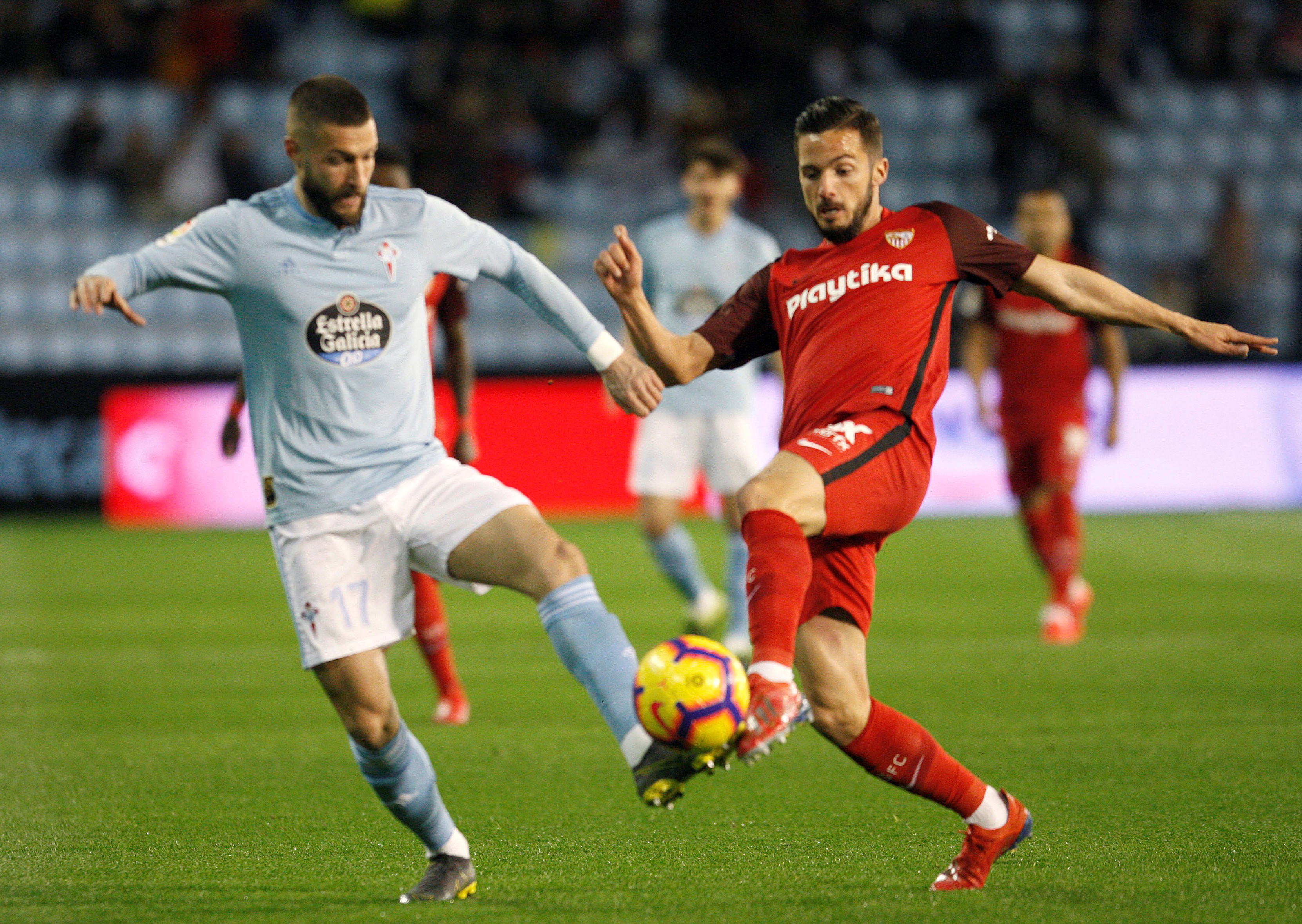 底角随球位 底角随球位